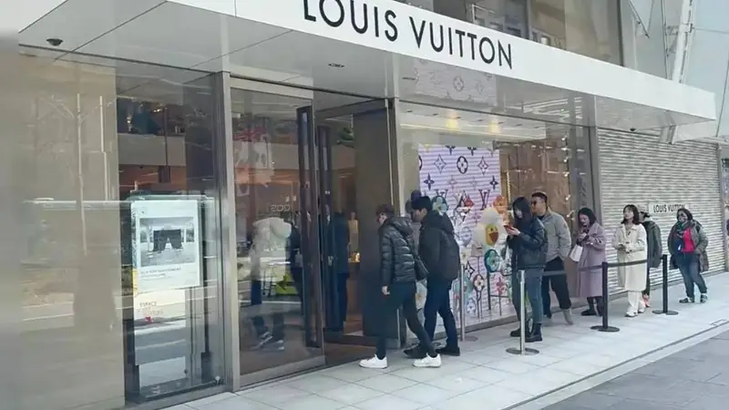 “背后空无一人”的LV,这次中国人彻底不买账了