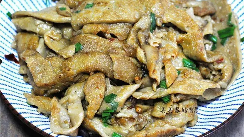 天气闷热开胃,全靠“红薯粉煎蛋饼”