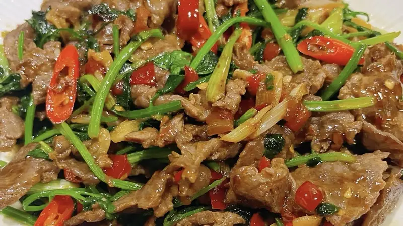 香菜炒牛肉滑嫩秘籍出炉 香辣鲜香超下饭