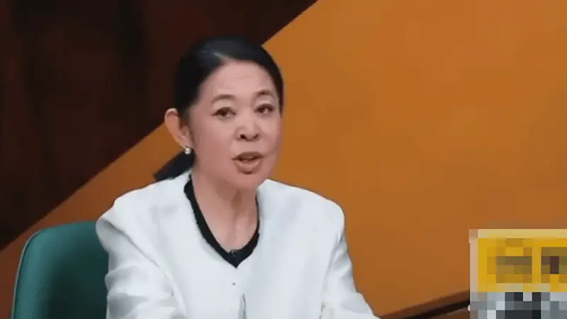 脱口秀演员房主任教育方式引争议 倪萍站台发声