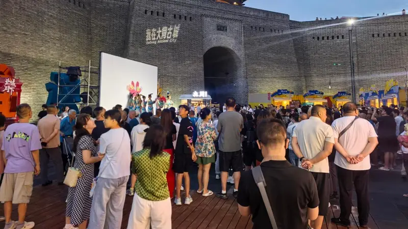 山西大同瓮城市集开放 解锁古城夜游新体验