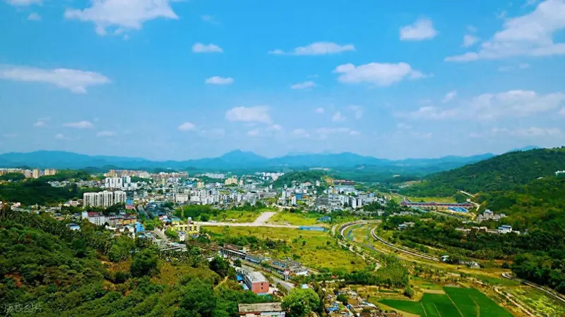 琼中黎苗乡旅亮点:住村体验、骑游溪谷与纯美星空