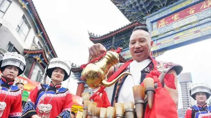 8月5日云南禄劝火把节开幕 特色活动连番引客来庆