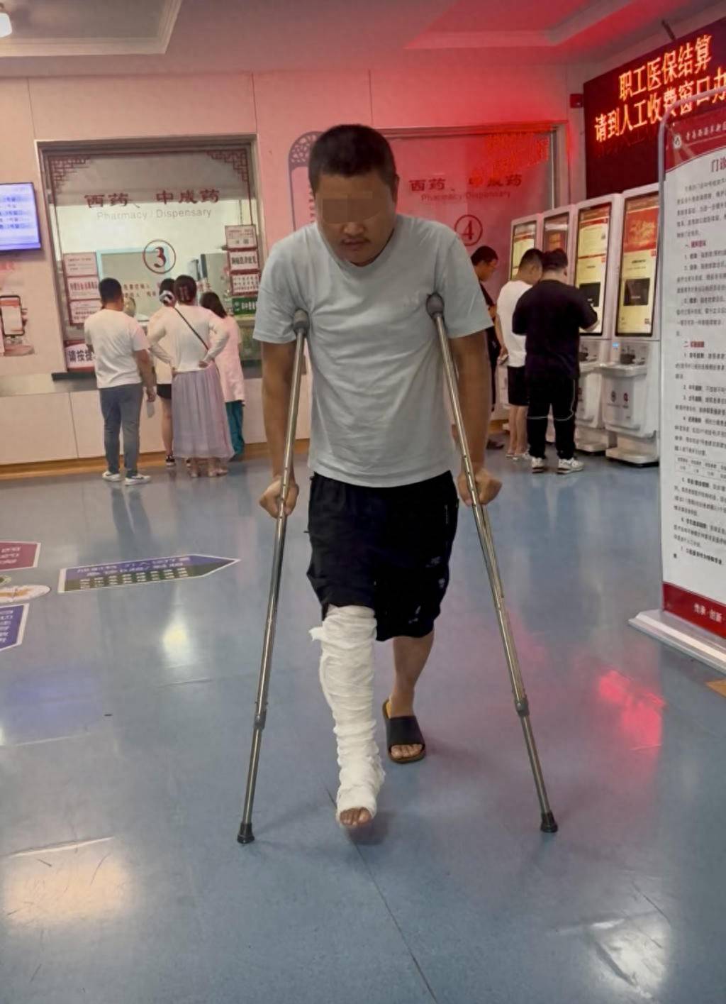 景区攀爬斜坡，突感小腿疼痛！“下肢损伤”，到底何因？