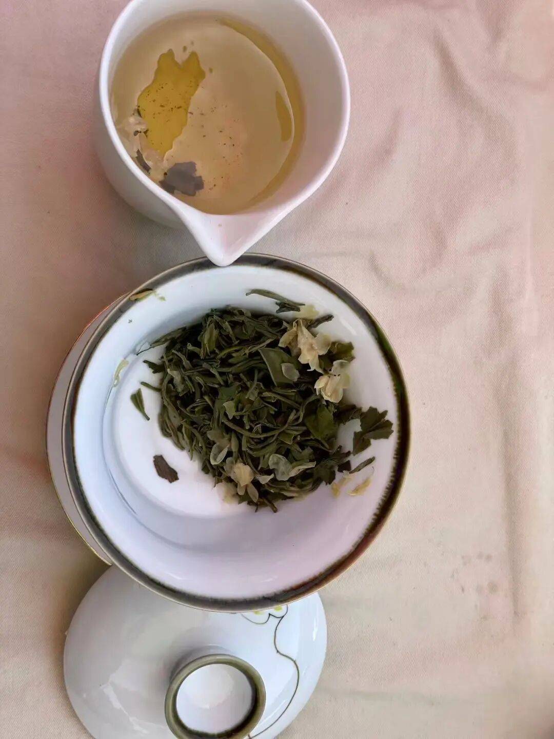 洞天福地出佳茗，盛夏玻璃杯慢赏金坛雀舌