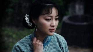 原创不听母亲劝阻，她27岁嫁45岁老头，成婚115天，狼狈离婚