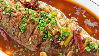 炖鱼“最去腥”的3种调料,一条鱼放3克,鱼肉鲜嫩无腥味