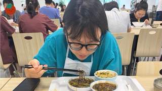 “女儿考上985，快把我们折磨疯了”，家长崩溃：早知就让她辍学养老