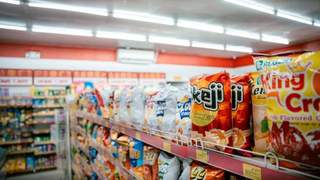 赵一鸣、零食很忙、好想来：是平价破局者，还是缺斤短两投机者？