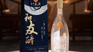 老友小聚浅酌 酒是由头知己闲谈
