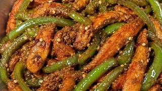 青椒炒鸡胸肉成热门健康餐 低脂好做契合当代饮食需求