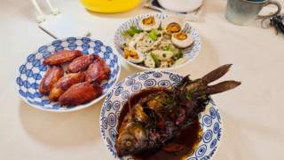 今日午餐安排：红烧鱼清炒藕片烤鸡翅