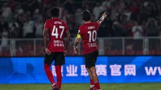中超赛事快讯：热菲尼奥双响邦本宜裕传射 辽宁铁人3-1击败上海申花送其三连败