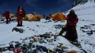 珠峰“睡美人”冰封二十载成登山路标