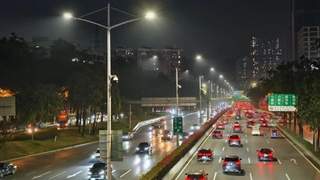 路灯更舒服了?深圳4.86万盏更新,高光效LED上岗