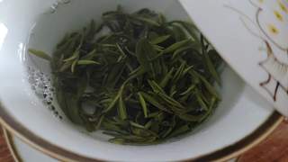 夏饮雨花，金陵清欢