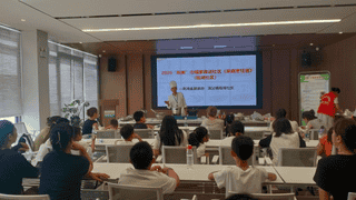 8月3日湾沚镇临湖社区携手家政企业推出烹饪技能提升行动 居民实操学厨共享烟火温情