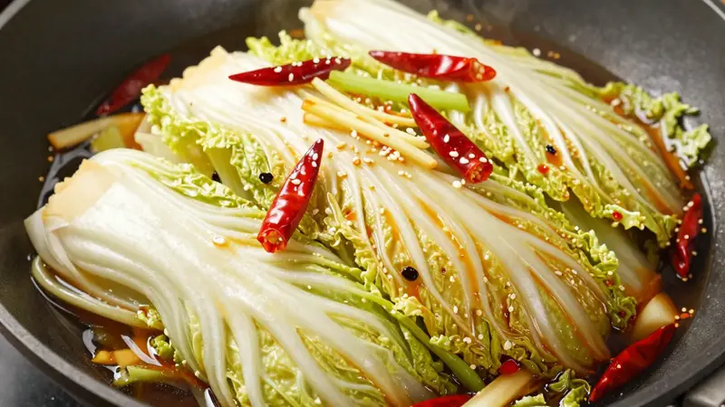 锅烧白菜脆嫩入味做法要点出炉 简单家常菜也能吃出宴客味
