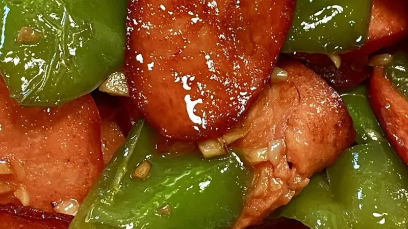 快手菜红肠炒辣椒 筷不停口的下饭家常做法