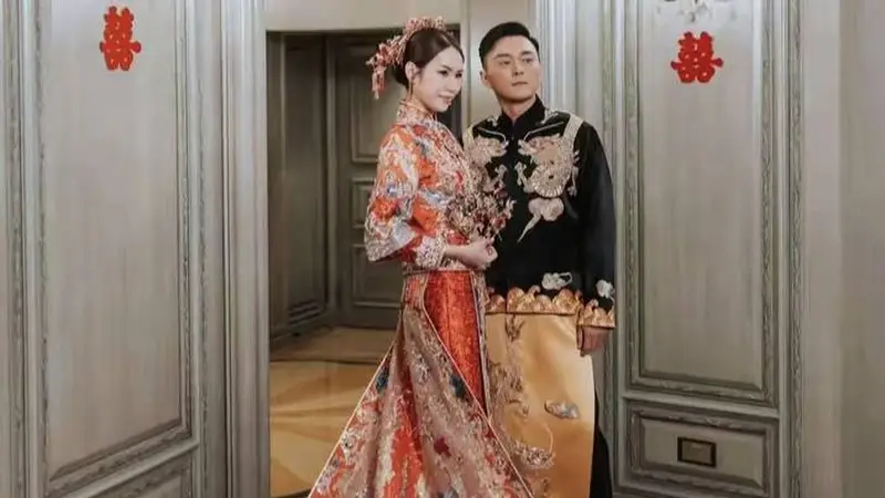 杨明庄思明婚礼现场图流出 中式婚服星海婚典引热议
