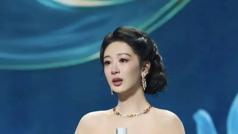 白玉兰视后换赛道了，国产剧终于不再只拍“家里的女人”