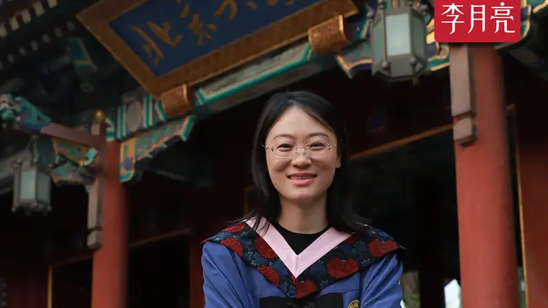 体制内北大女硕士:已辞职,在摆摊