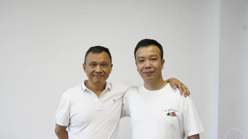 载“李要得”进藏的“黄色法拉利”运抵重庆，两位的哥感慨：这趟能吹一辈子