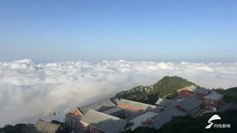 泰山云海:人间仙境画卷铺展