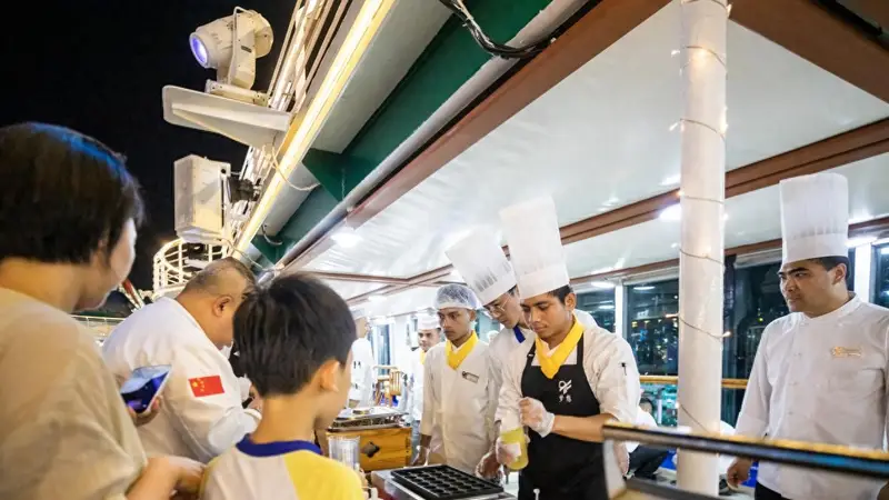 全国首个邮轮啤酒节在青岛启幕 海事护航点亮海上文旅新场景