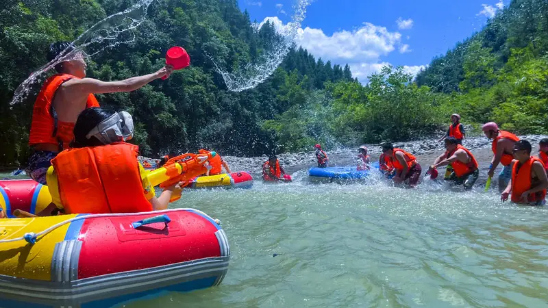 四川宣汉靠大巴山凉资源激活夏日文旅市场 周边省市游客涌入寻清凉