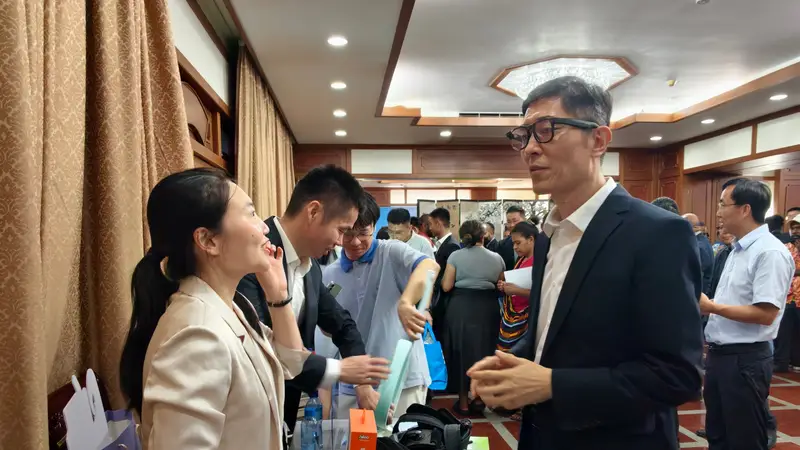 “广货行天下”亮相巴新 粤产高科技产品成中外嘉宾关注焦点