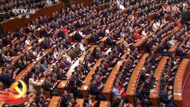 视频丨习近平等领导同志为全国优秀党务工作者代表颁奖