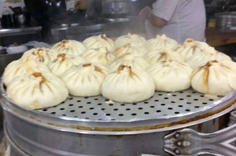 早餐店的“铝包子”越来越猖狂，我们应提高警惕，该如何辨别呢？