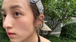 张子枫户外随拍近照曝光 瘦成“纸片人”引热议