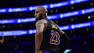 7月25日NBA巨星詹姆斯官宣加盟费城76人 直言此番打球不为钱不为家人只为夺冠