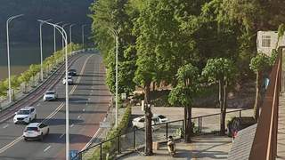 巴马湖光秋月夜 湖宴飘香引贵客