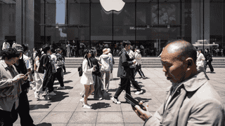 古尔曼:苹果用户为AI时代买单,iPhone也难逃涨价