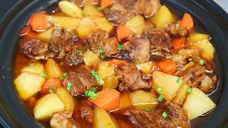 四种食材一锅炖，鲜香四溢，拌米饭太好吃了