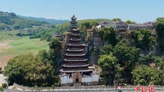 （长江十年行）长江重庆段水位回落 “长江盆景”石宝寨“显真容”