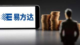 易方达张坤罕见调仓：减半白酒增配科技股引发基民热议