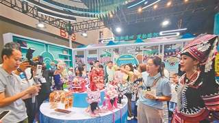 广西20项非遗项目亮相新疆文化润疆主题展