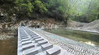 荆州今夏避暑新风向 市民热衷就近溯溪替代神农架避暑