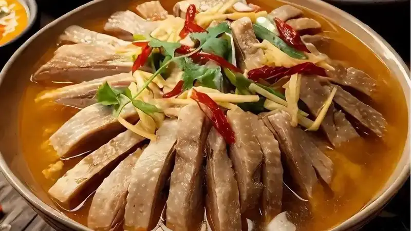 吕文扬：把一锅固始鹅块熬成浸满乡土的老风味