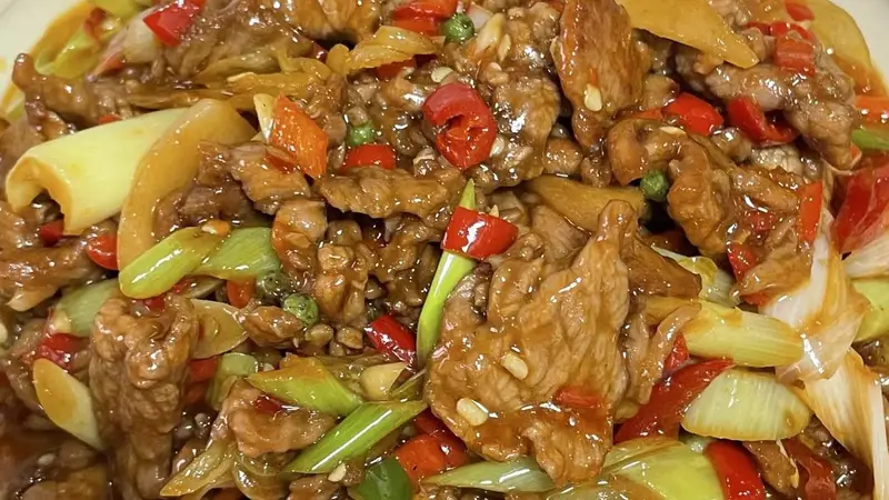 泡椒葱爆肉,一口酸辣唤醒你的胃