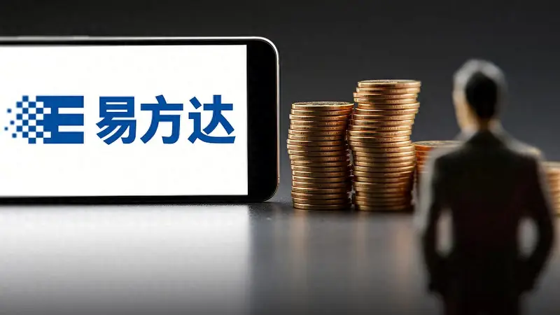 易方达张坤罕见调仓：减半白酒增配科技股引发基民热议