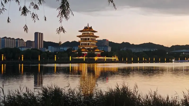 烟火与时尚交织 邂逅铜城精彩夏夜