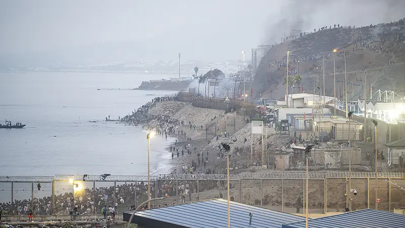 西班牙休达非法移民越境致72人死亡 当地局势正逐步恢复