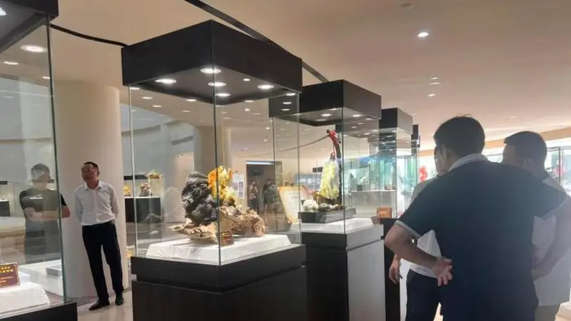百余件岫岩玉雕精品亮相南京 搭建南北工艺美术交流平台