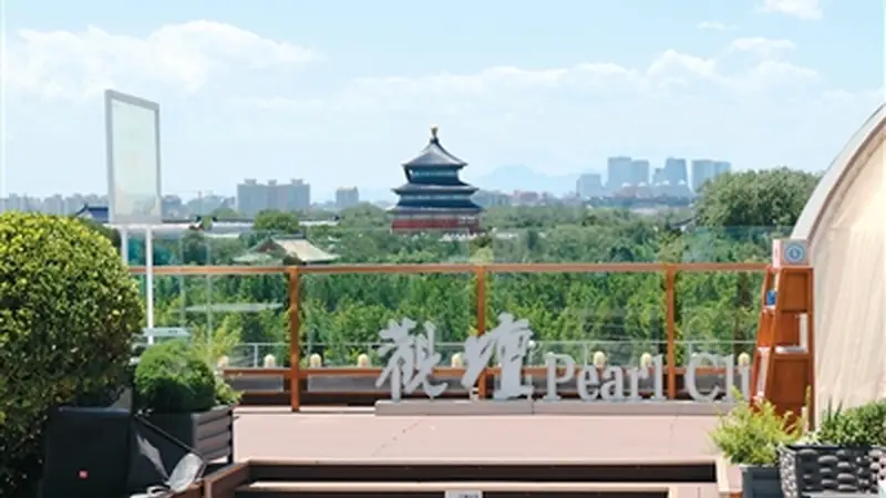 北京老城闲置屋顶变身空中会客厅 百万市民游客打卡“换视角看城市”
