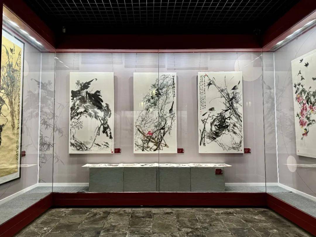 张晖写意花鸟画作品展在沈阳故宫开展